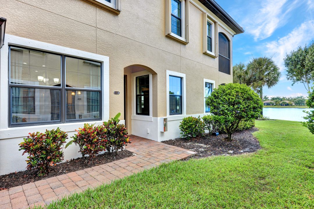 26189 Palace Ln #102, Bonita Springs, FL 34135