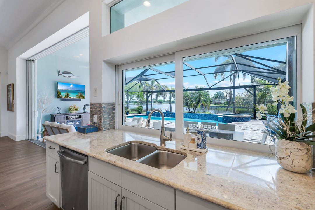 6460 Pembroke Wy, Naples, FL 34113
