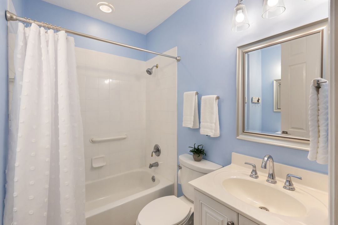 3950 Deer Crossing Ct #203, Naples, FL 34114
