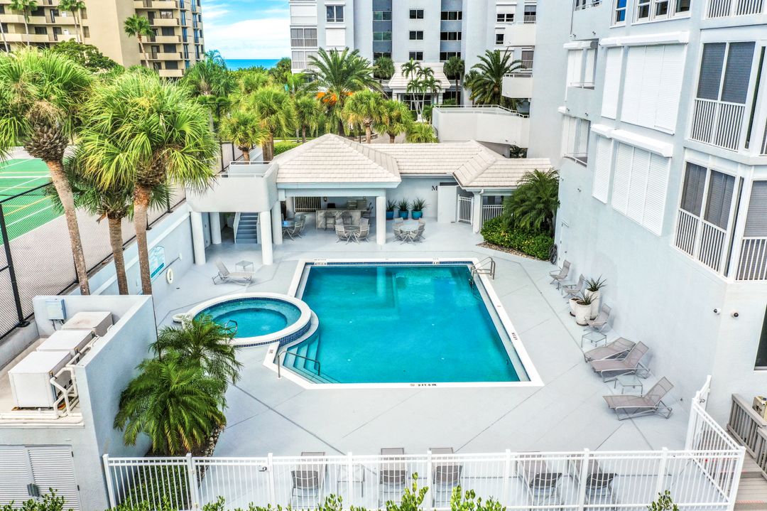 9811 Gulf Shore Dr #203, Naples, FL 34108