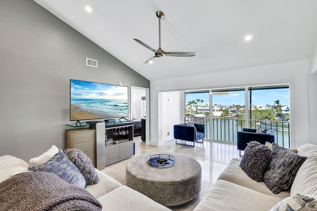 10684 Gulf Shore Dr #B301, Naples, FL 34108