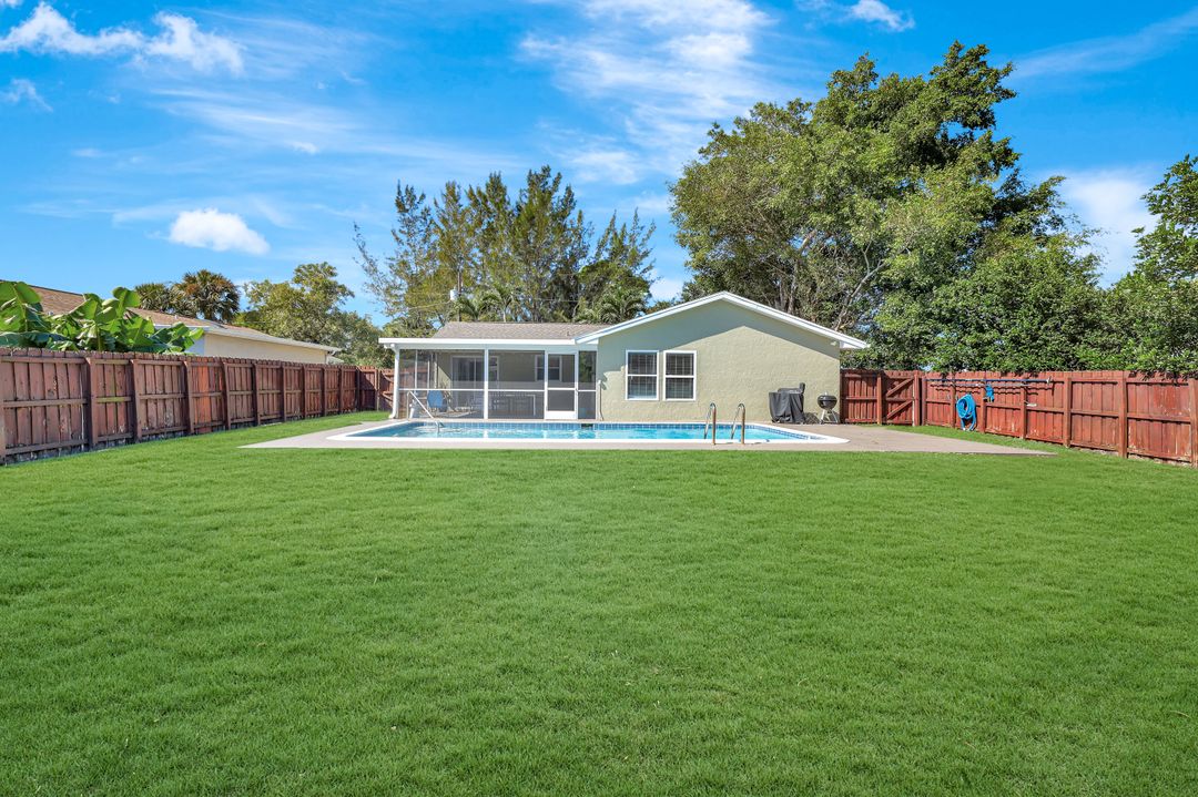 2840 14th St N, Naples, FL 34103