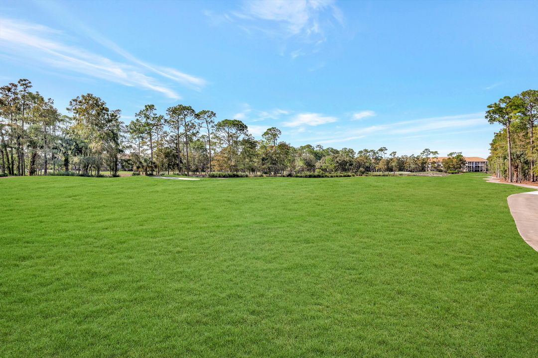 8225 Danbury Blvd #204, Naples, FL 34120