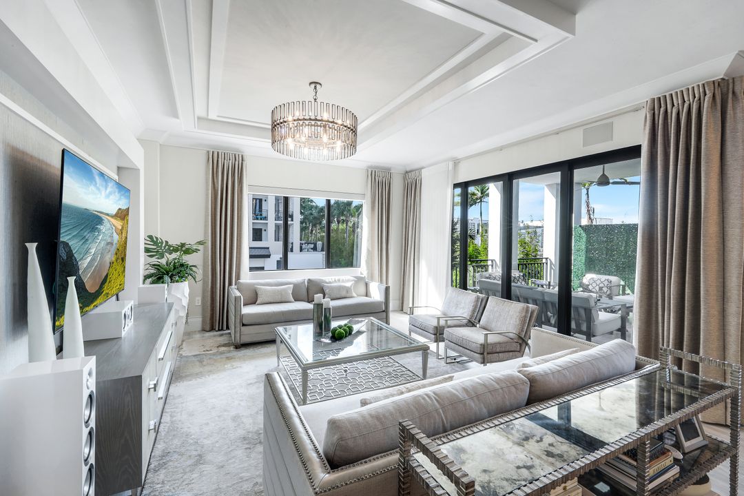 1135 3rd Ave S #209, Naples, FL 34102