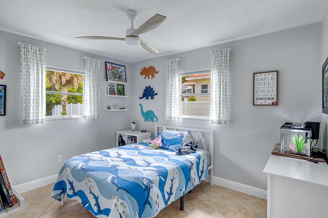 539 Cypress Way E, Naples, FL 34110