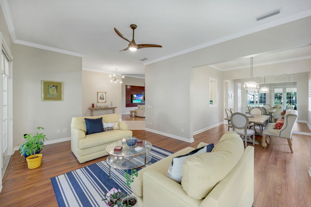 4772 Martinique Wy, Naples, FL 34119