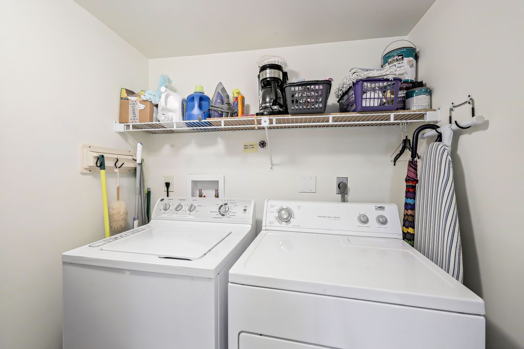 3695 Amberly Cir #E 107, Naples, FL 34112