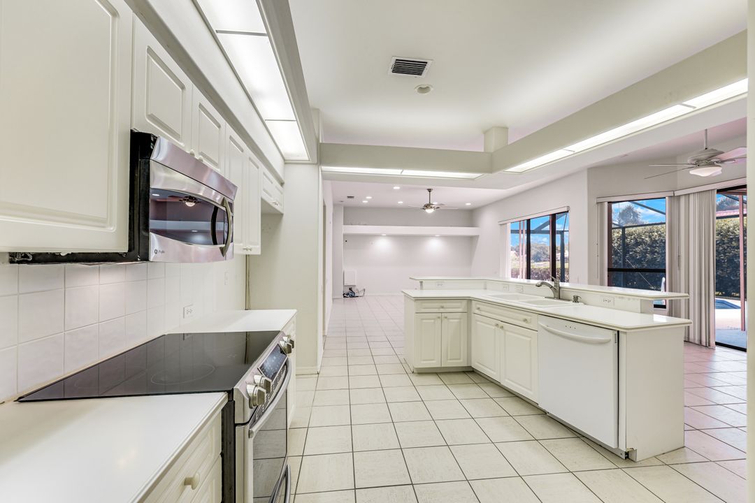 11726 Night Heron Dr, Naples, FL 34119