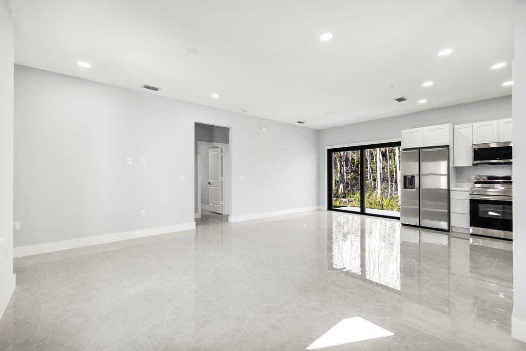 2677 62nd Avenue NE, Naples, FL 34120