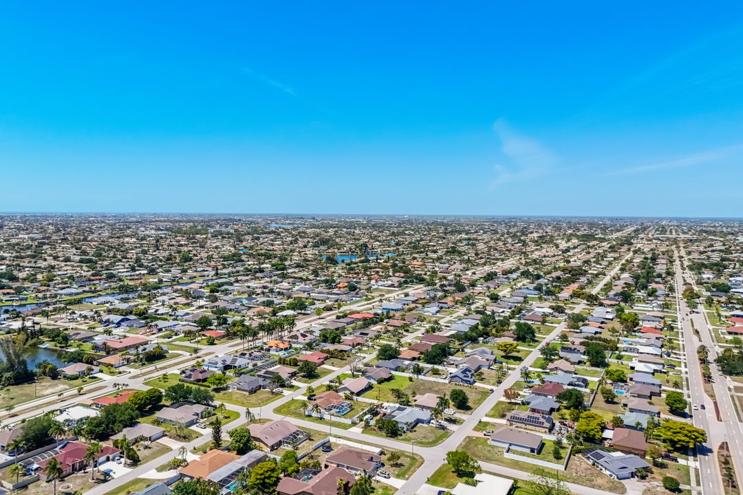 2004 SE 8th Ave, Cape Coral, FL 33990
