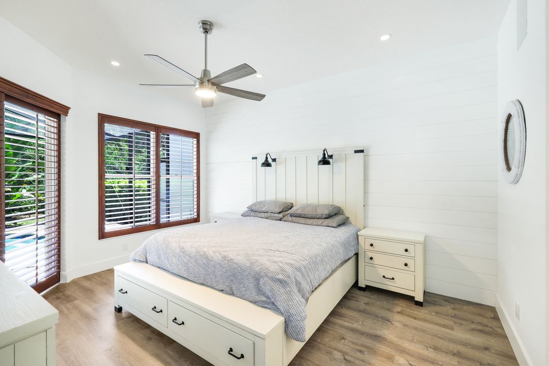 6072 Highwood Park Ln, Naples, FL 34110