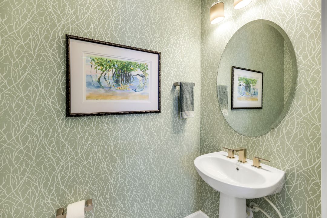 5750 Clarendon Dr, Naples, FL 34113