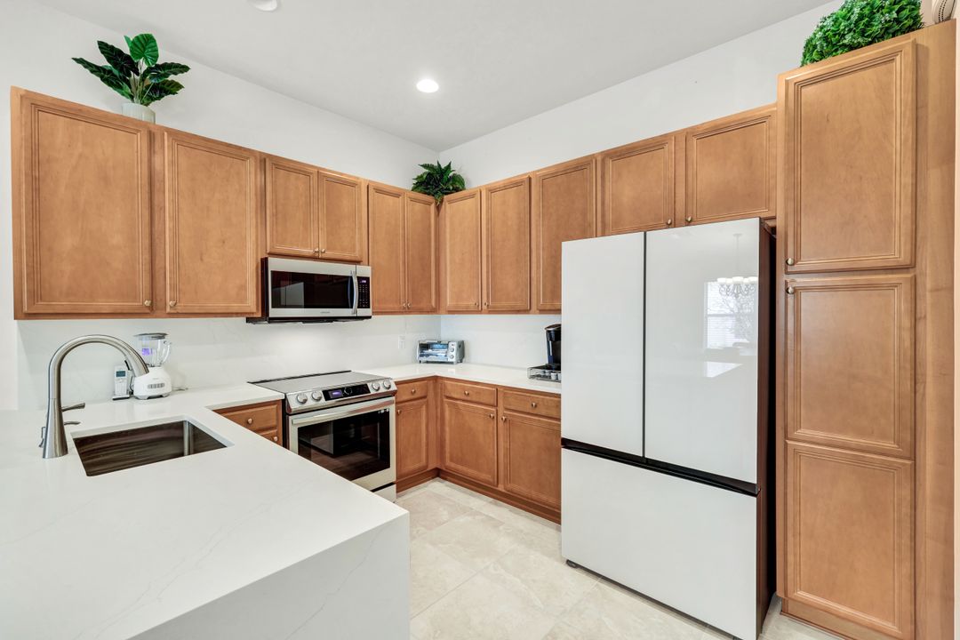 28729 Xenon Way, Bonita Springs, FL 34135