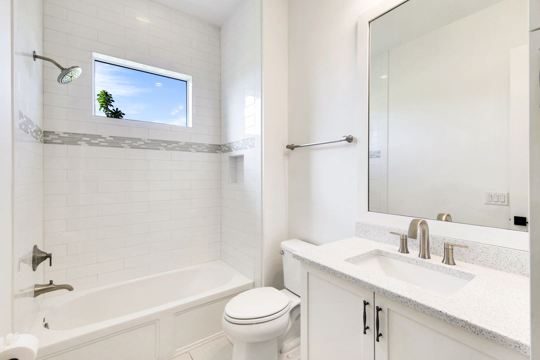 6273 Negril Isle Dr, Naples, FL 34113