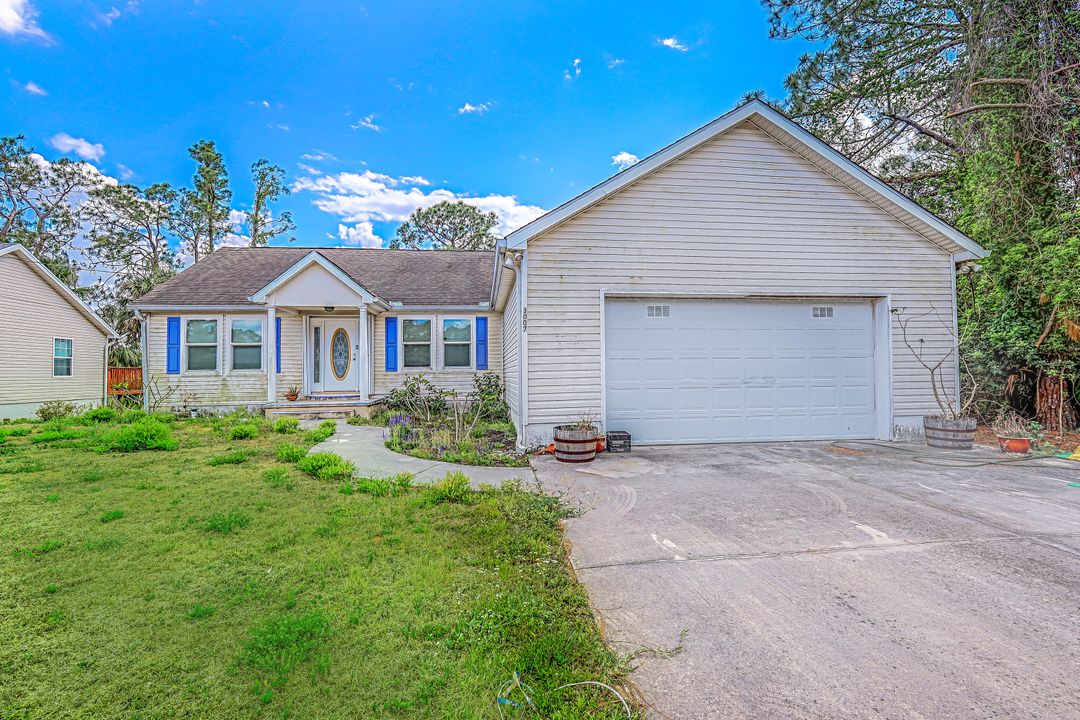 3007 14th St W, Lehigh Acres, FL 33971