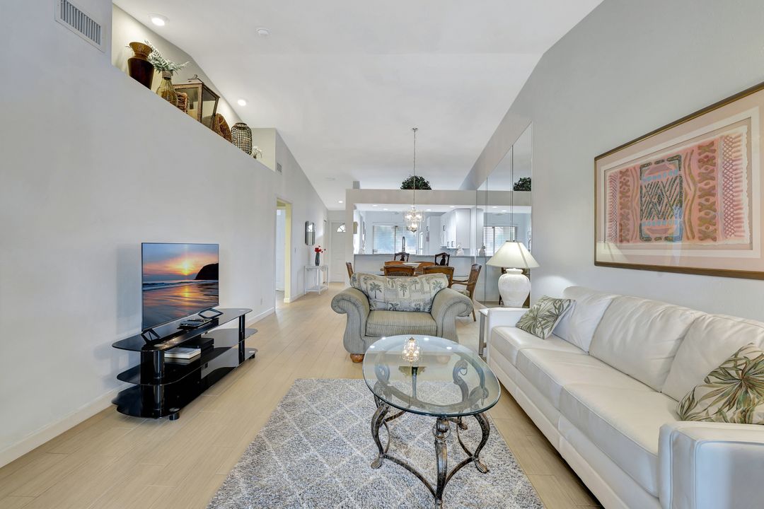 2420 Hidden Lake Dr #8, Naples, FL 34112