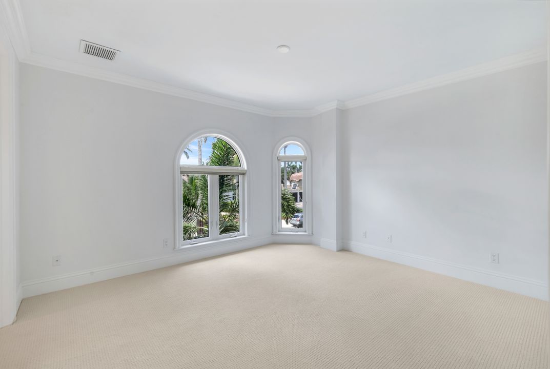 491 Wedge Dr, Naples, FL 34103