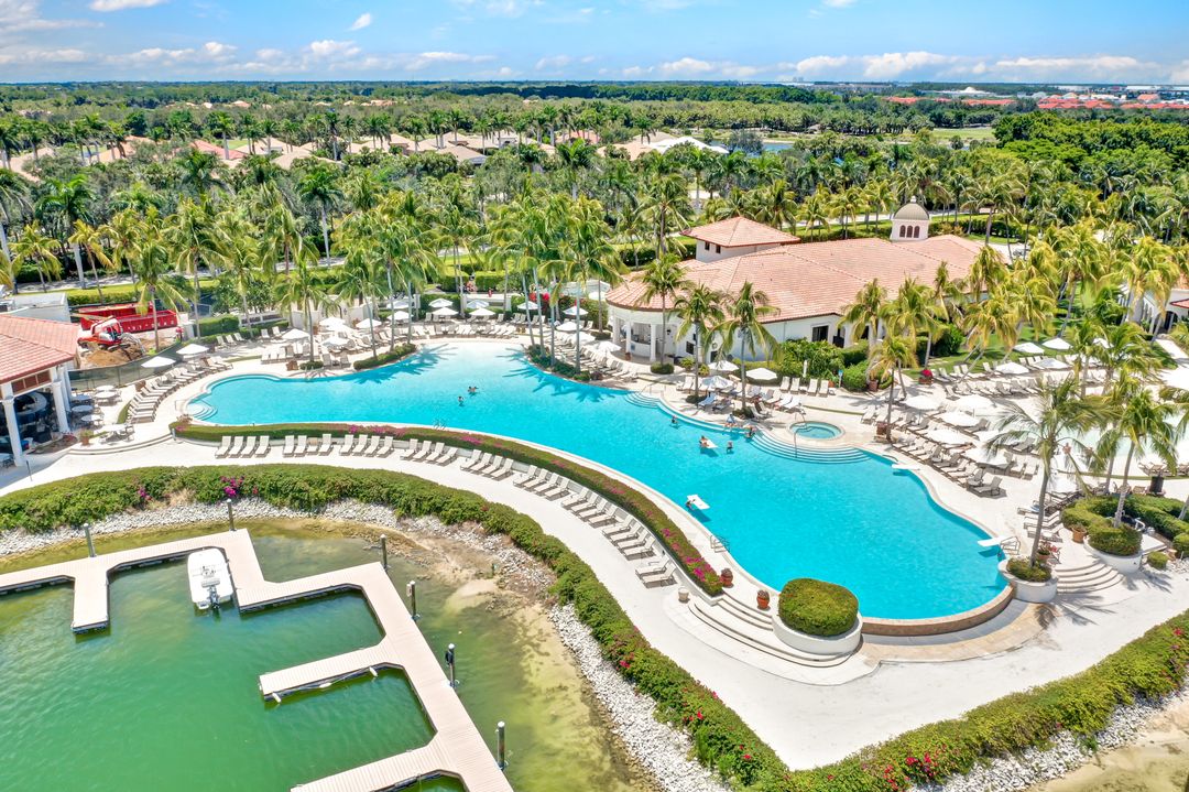 10721 Mirasol Dr #205, Miromar Lakes, FL 33913