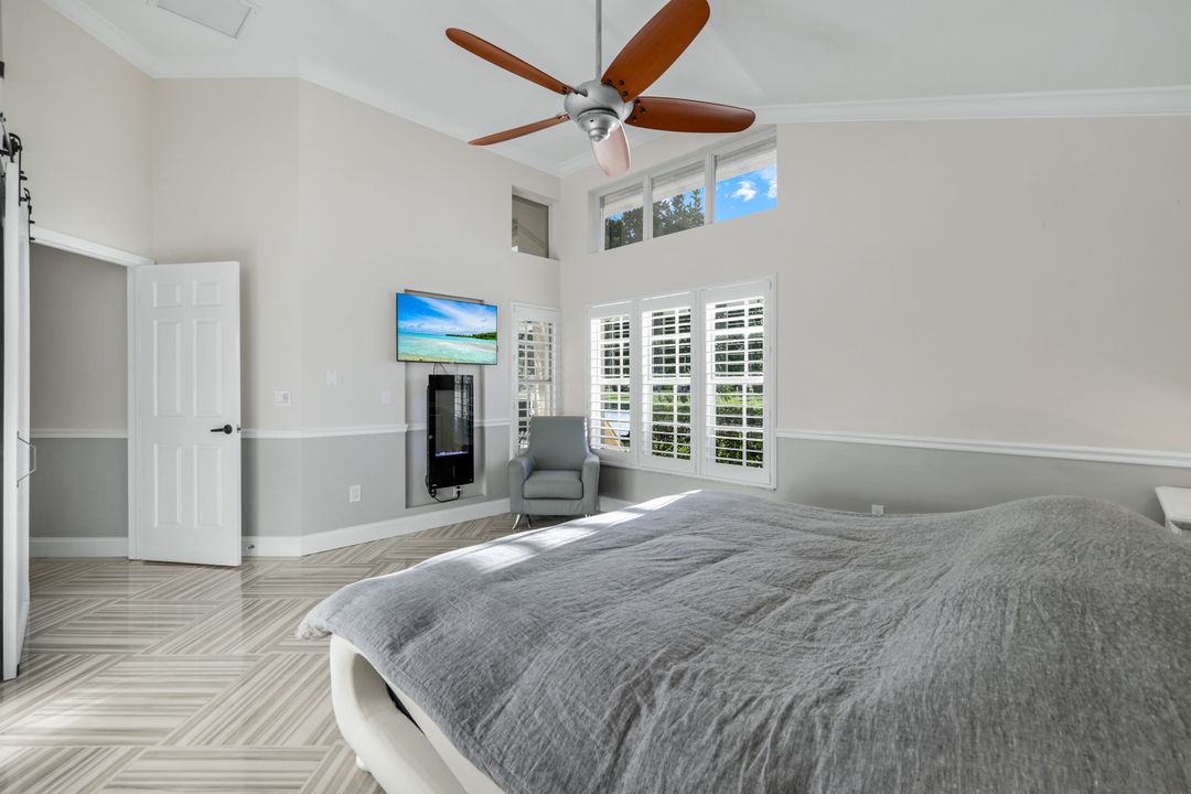 10366 Quail Crown Dr, Naples, FL 34119