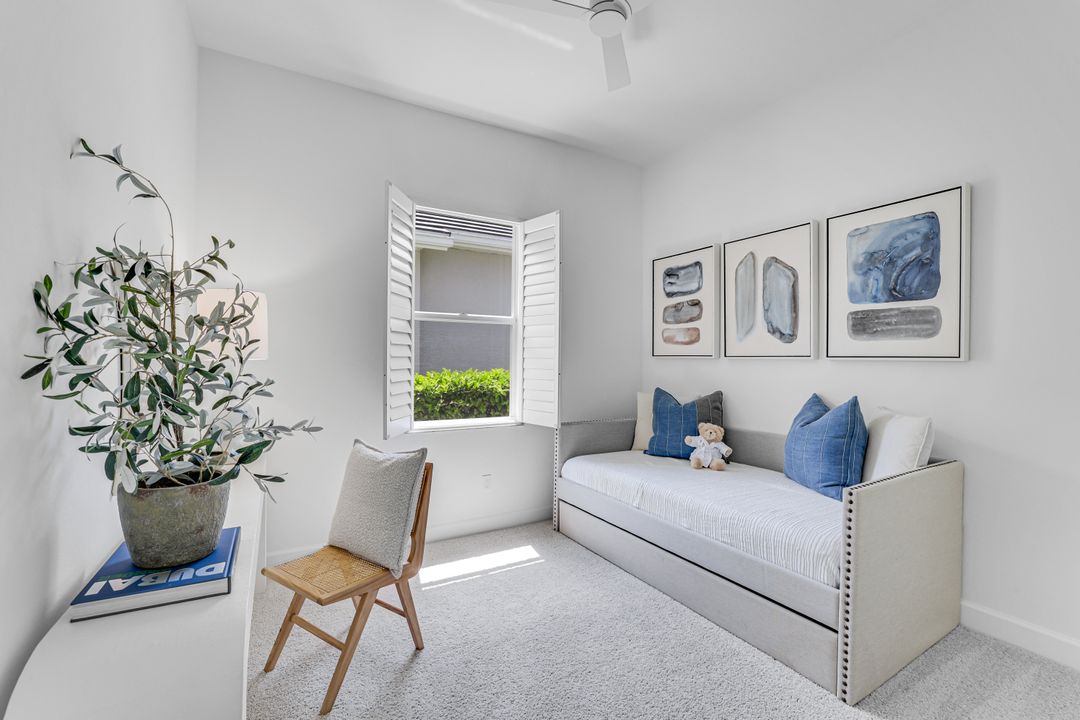 6132 Highwood Park Ln, Naples, FL 34110