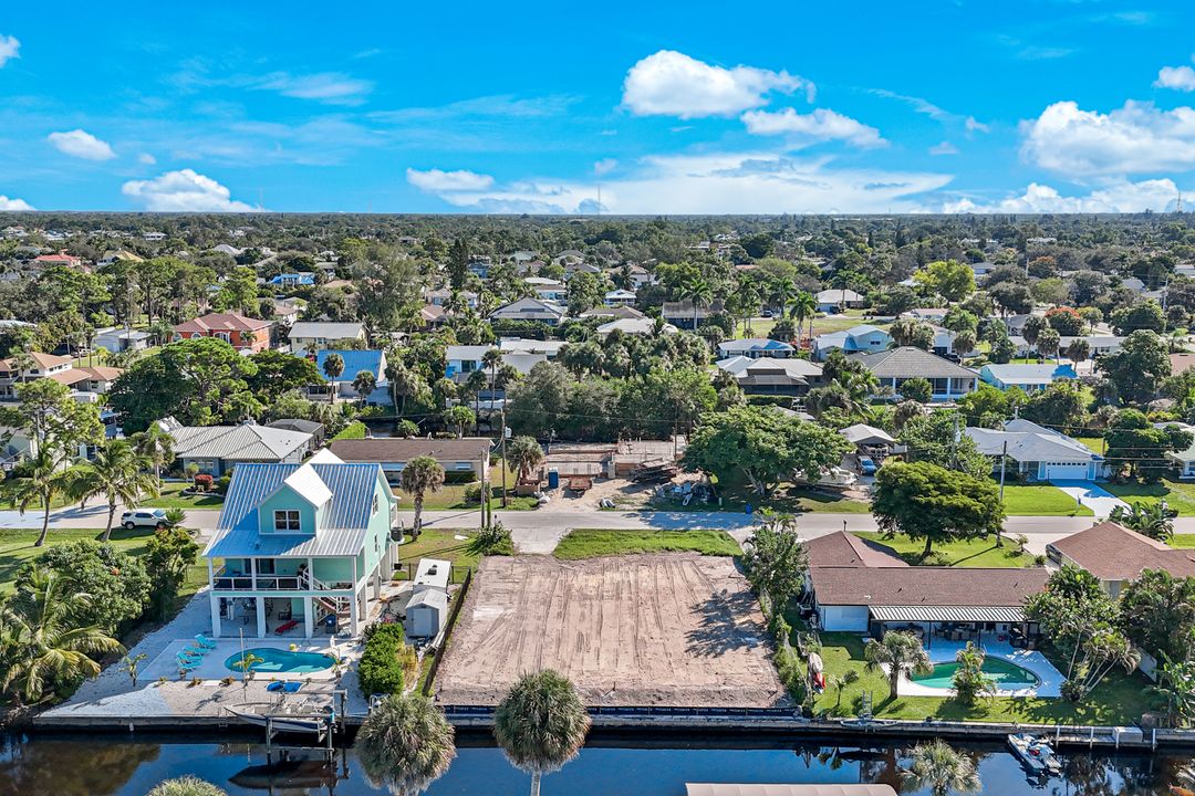 27281 Buccaneer Dr, Bonita Springs, FL 34135