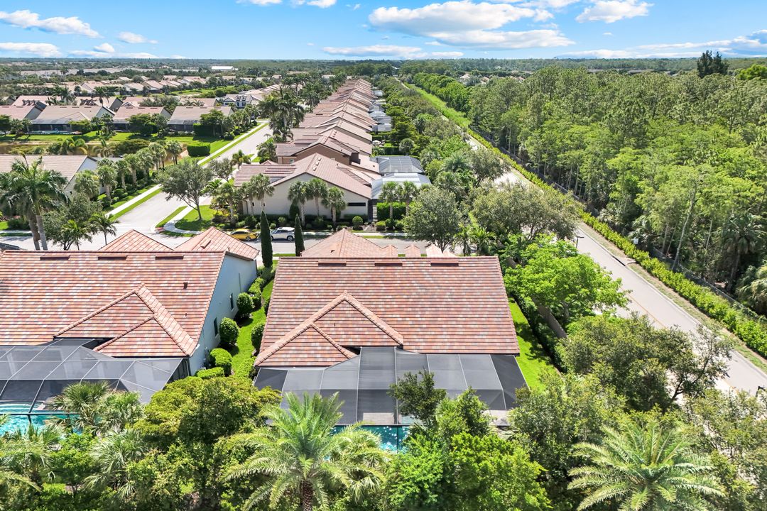 16273 Camden Lakes Cir, Naples, FL 34110