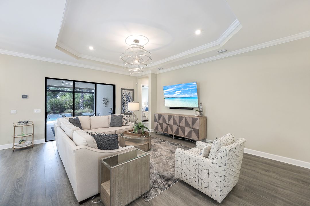 8880 Scarlotti Pl, Naples, FL 34119