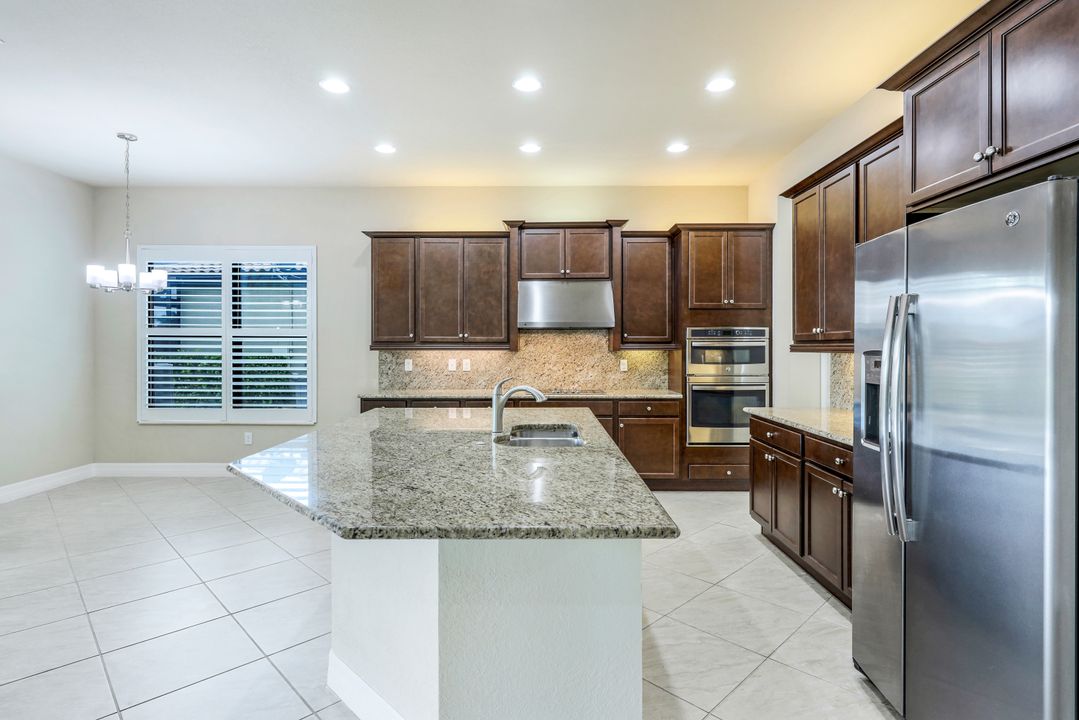 11532 Stonecreek Cir, Fort Myers, FL 33913