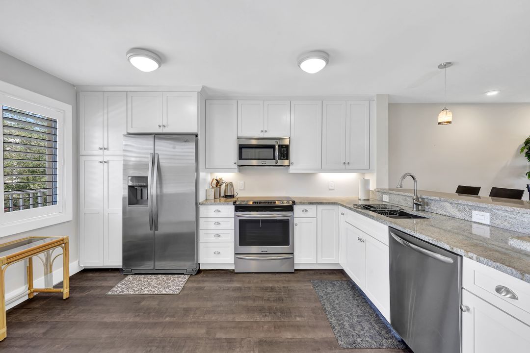 3061 Sandpiper Bay Cir #J206, Naples, FL 34112