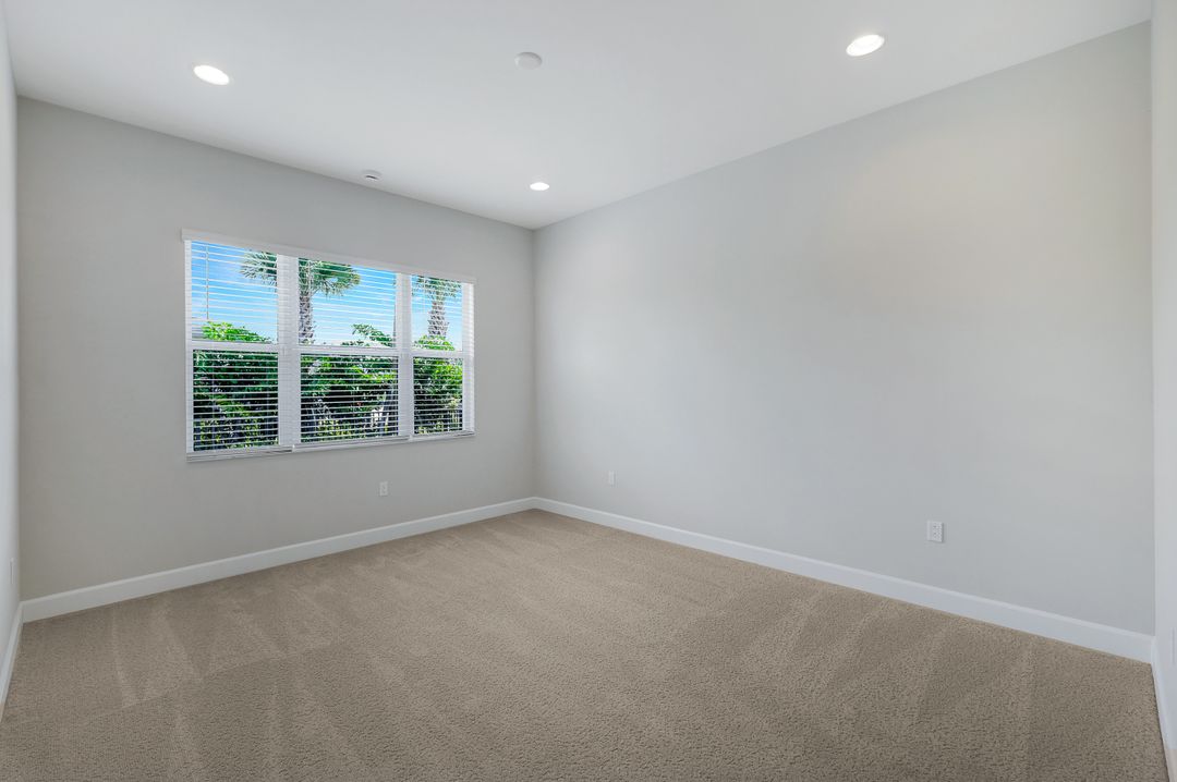2741 Durham Cir, Naples, FL 34112
