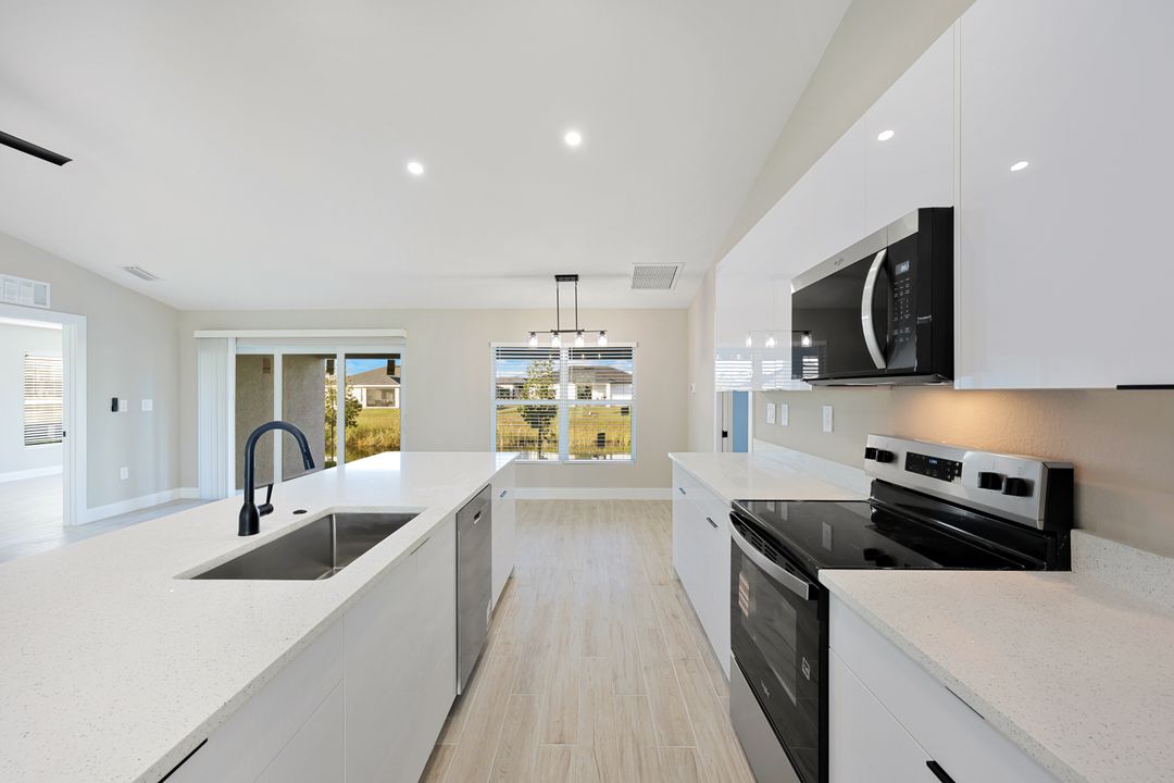 2013 NW 20th Terrace, Cape Coral, FL 33993