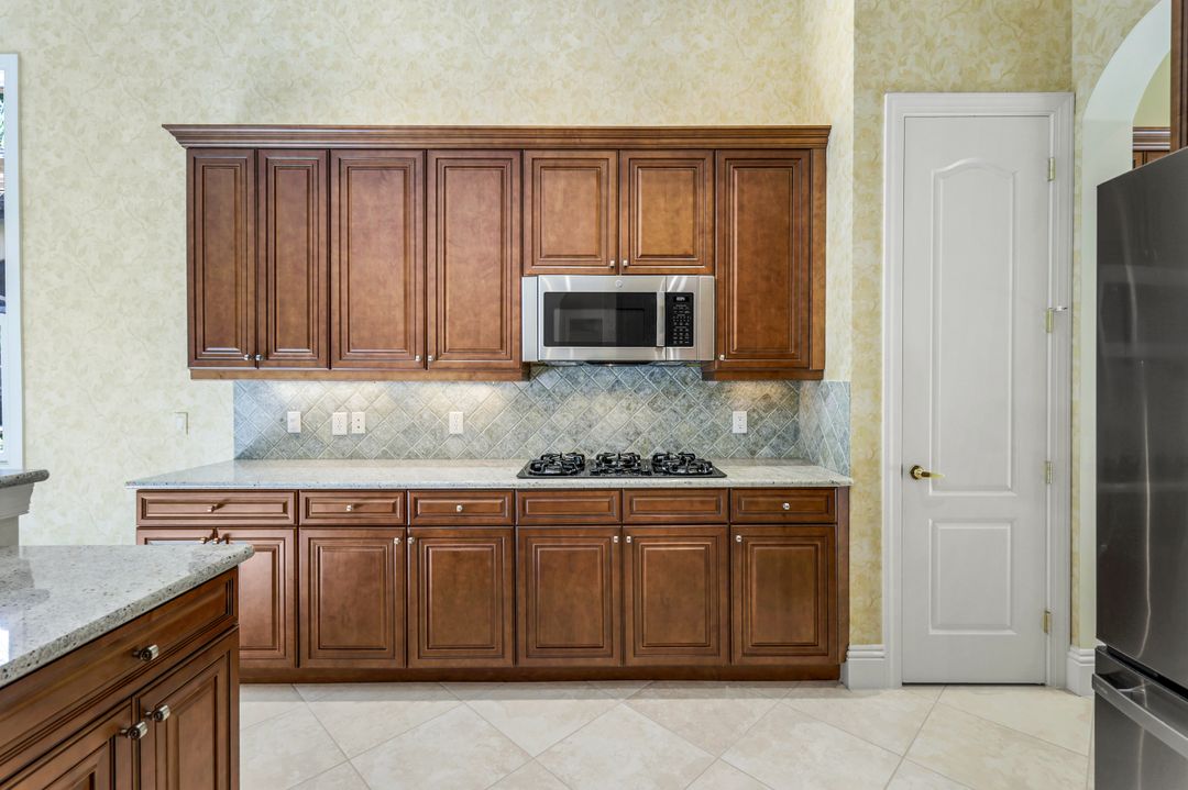 16834 Cabreo Dr, Naples, FL 34110