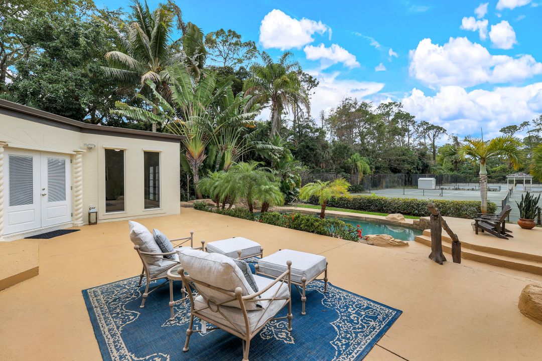 2861 Santa Barbara Blvd, Naples, FL 34116