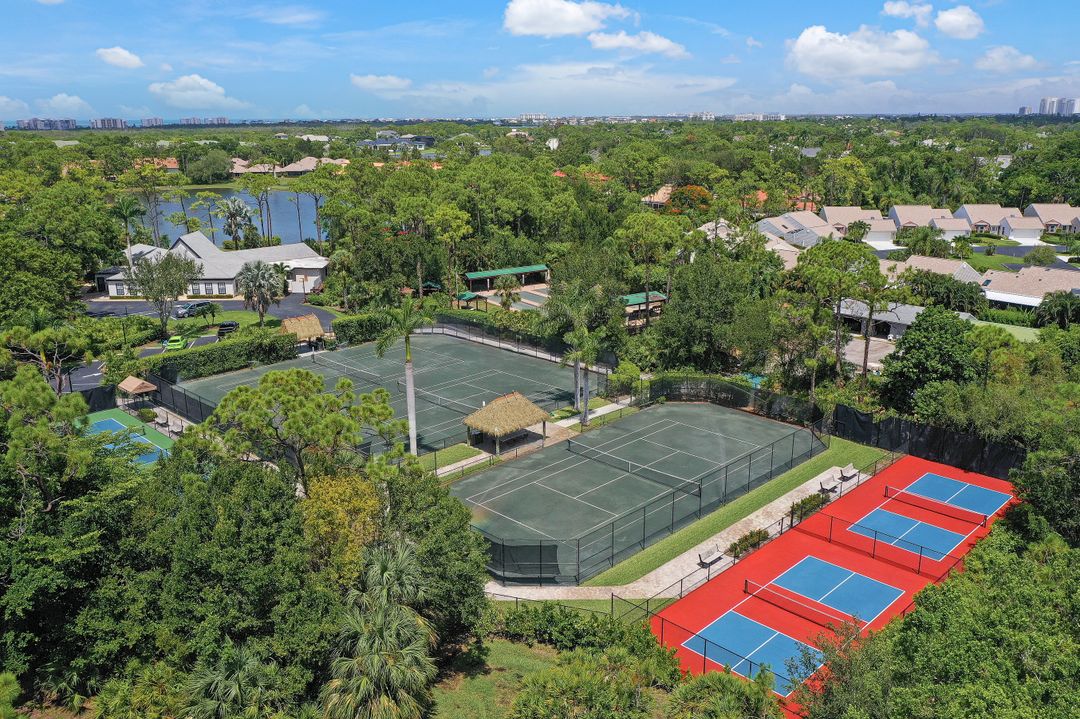 15191 Cedarwood Ln, Naples, FL 34110