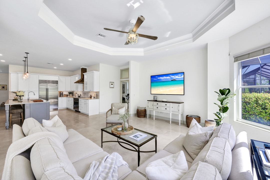 8028 Tiger Lily Dr, Naples, FL 34113