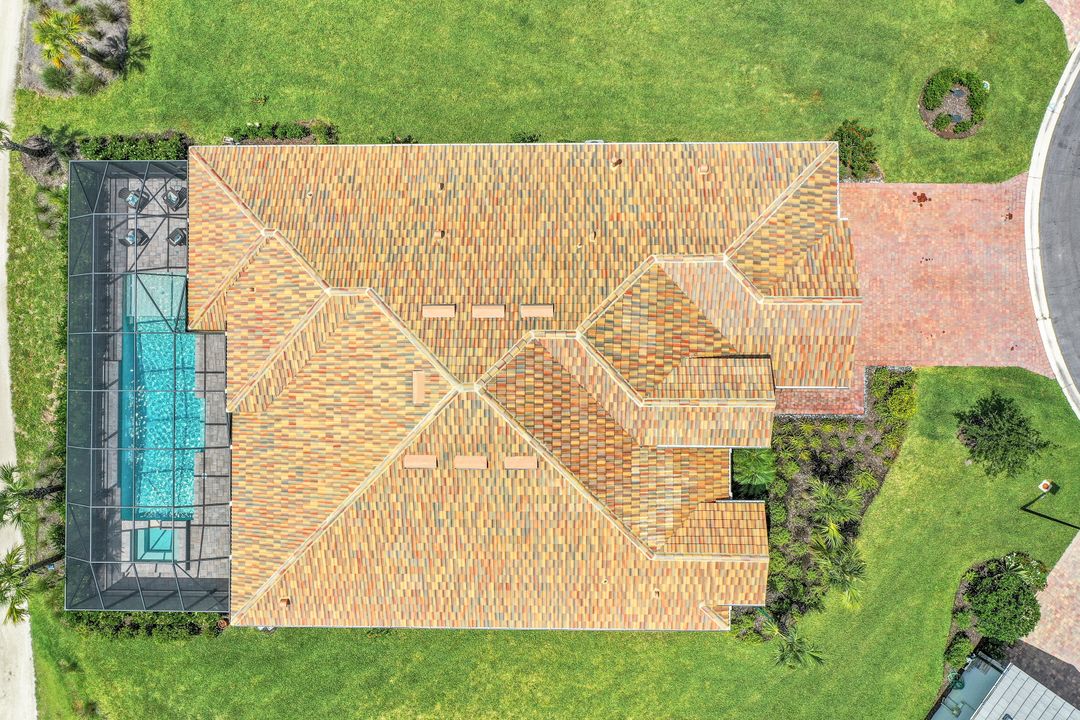 9554 Everglades Dr, Naples, FL 34120