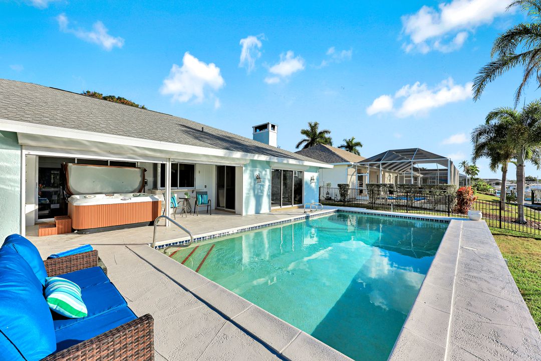 1326 SE 21st Ave, Cape Coral, FL 33990