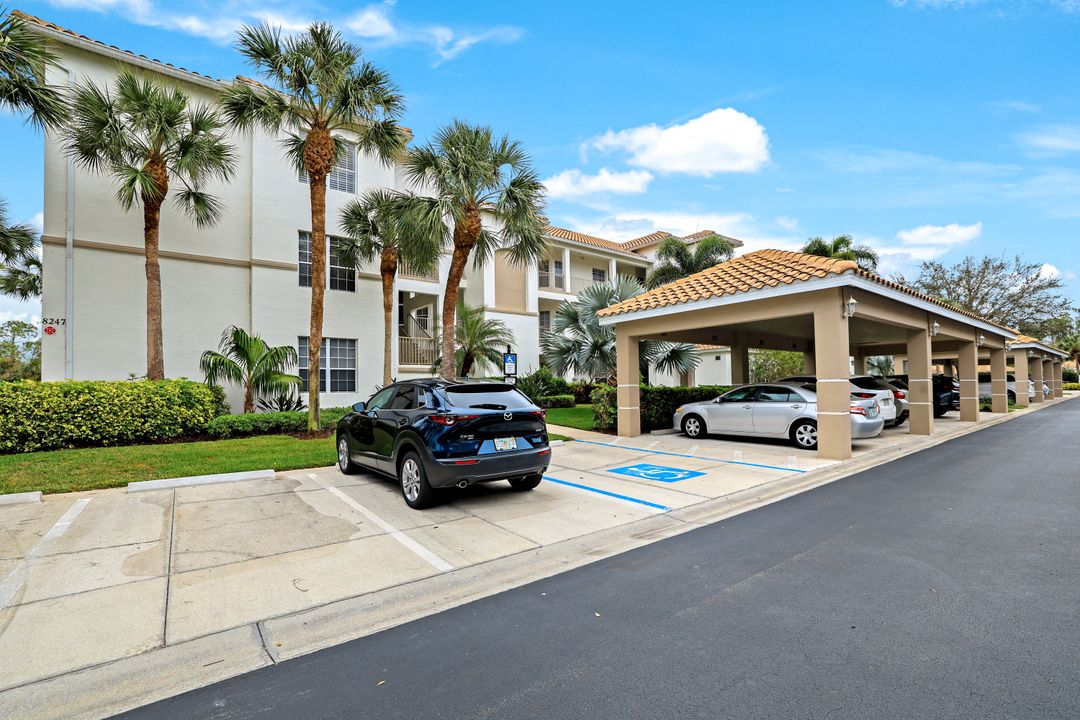 8247 Parkstone Pl #305, Naples, FL 34120