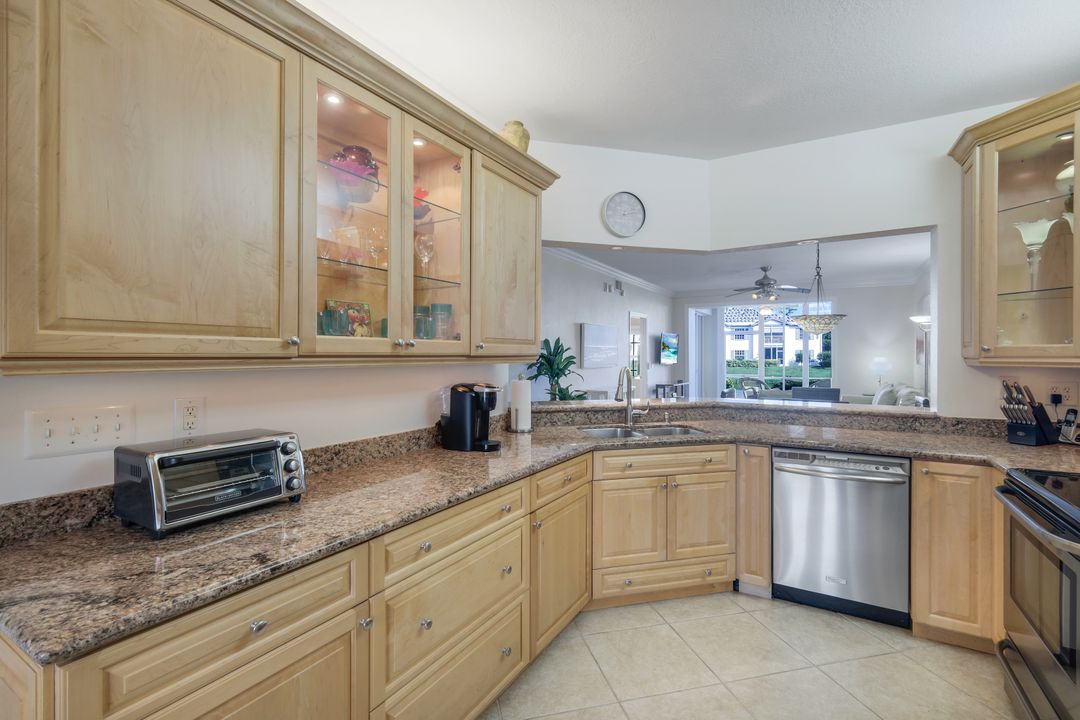 832 Tanbark Dr #104, Naples, FL 34108