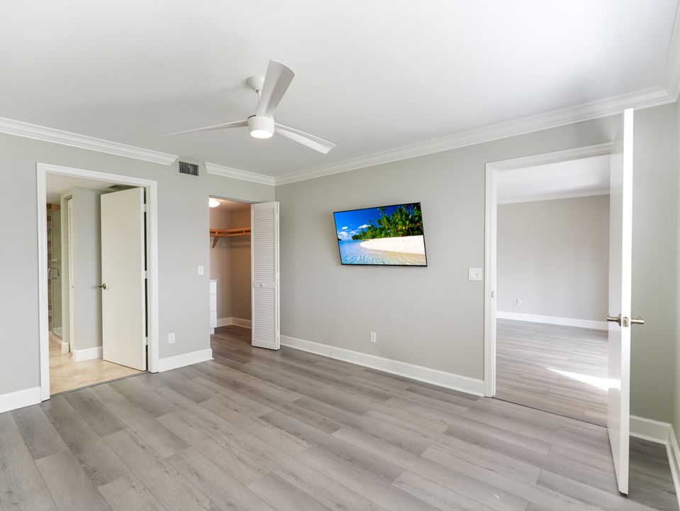 7706 Jewel Ln, Naples, FL 34109