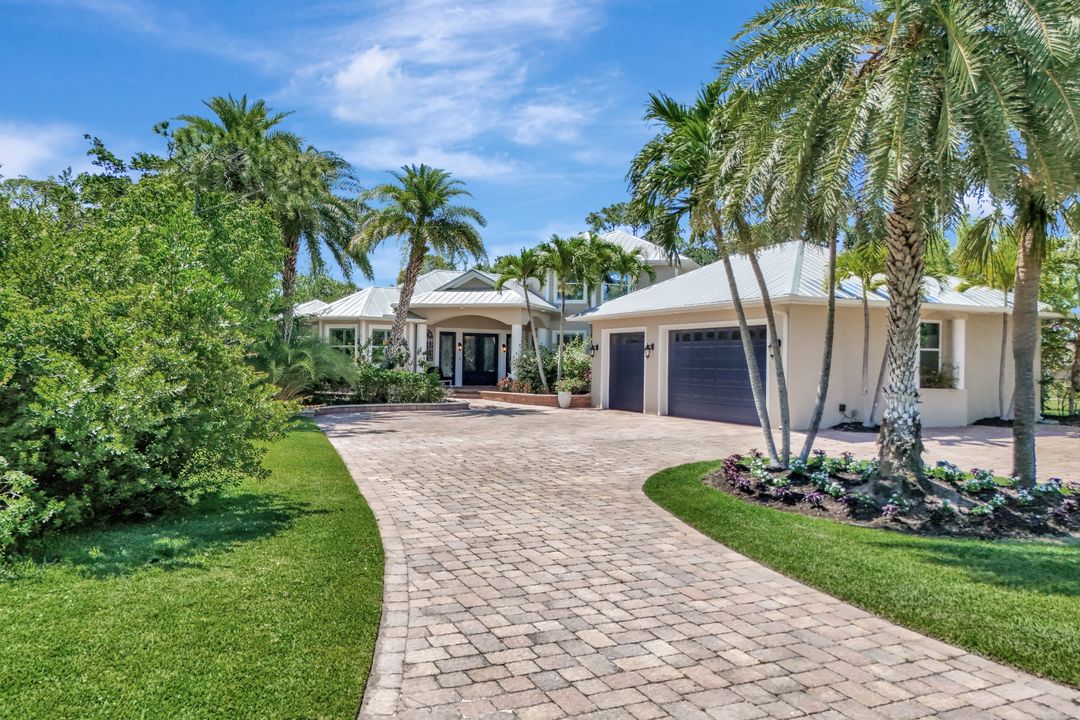 1817 Piccadilly Cir, Cape Coral, FL 33991