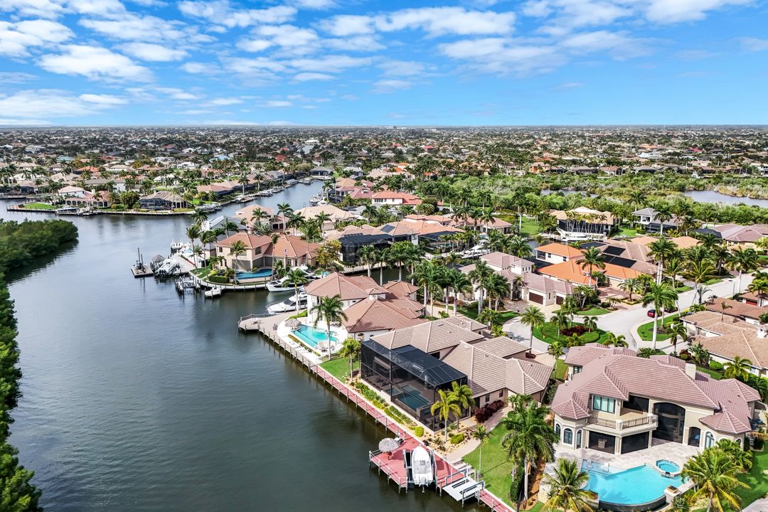 5703 Yardarm Ct, Cape Coral, FL 33914