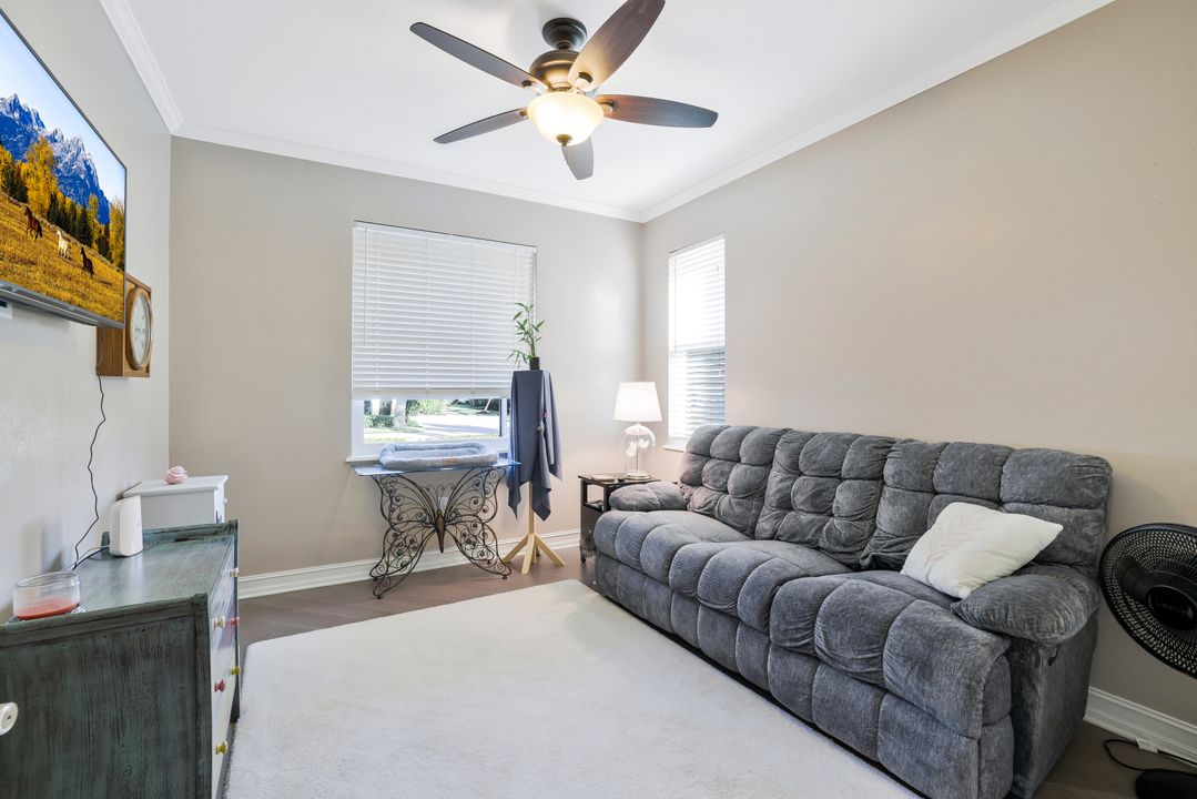 1619 Cayman Ct, Naples, FL 34119