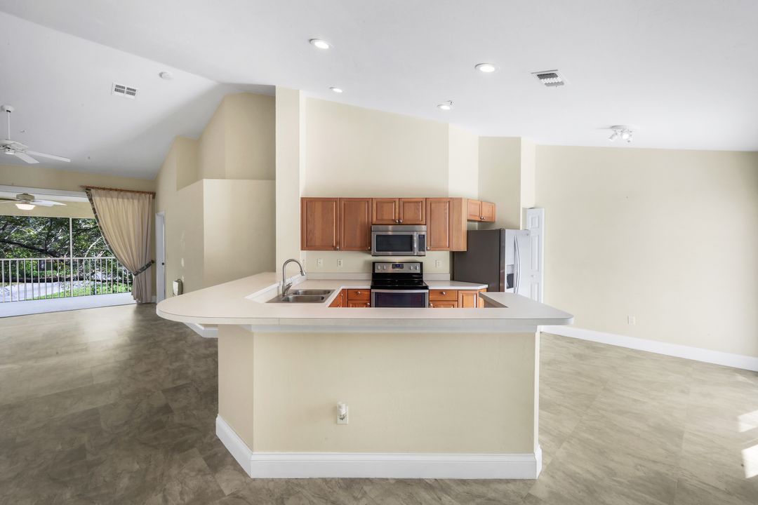 4940 Deerfield Way #201, Naples, FL 34110