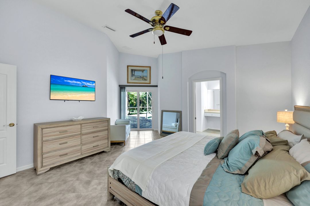 227 Glen Eagle Cir, Naples, FL 34104