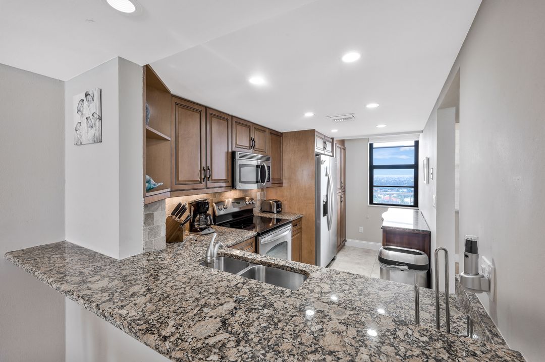 380 Seaview Ct #1904, Marco Island, FL 34145