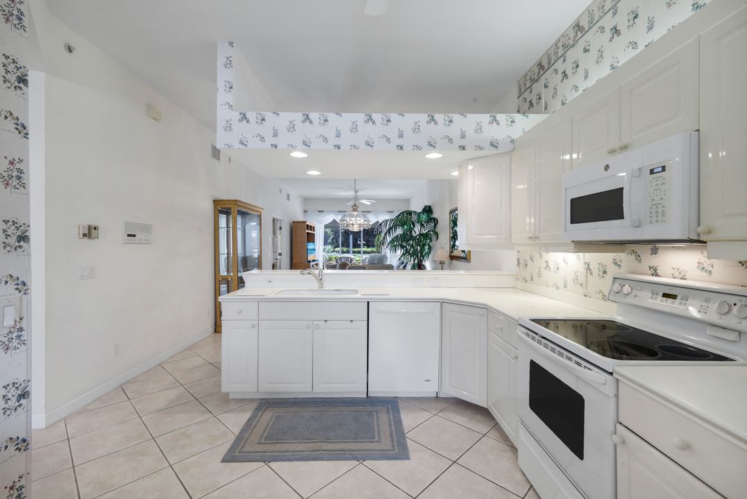 2036 Cascades Dr #7, Naples, FL 34112