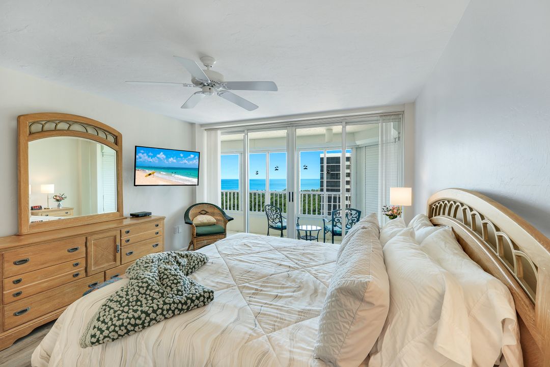 21 Bluebill Ave  #905, Naples, FL 34108