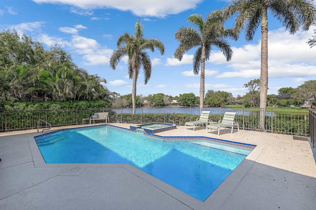 3520 Thornbury Ln, Bonita Springs, FL 34134