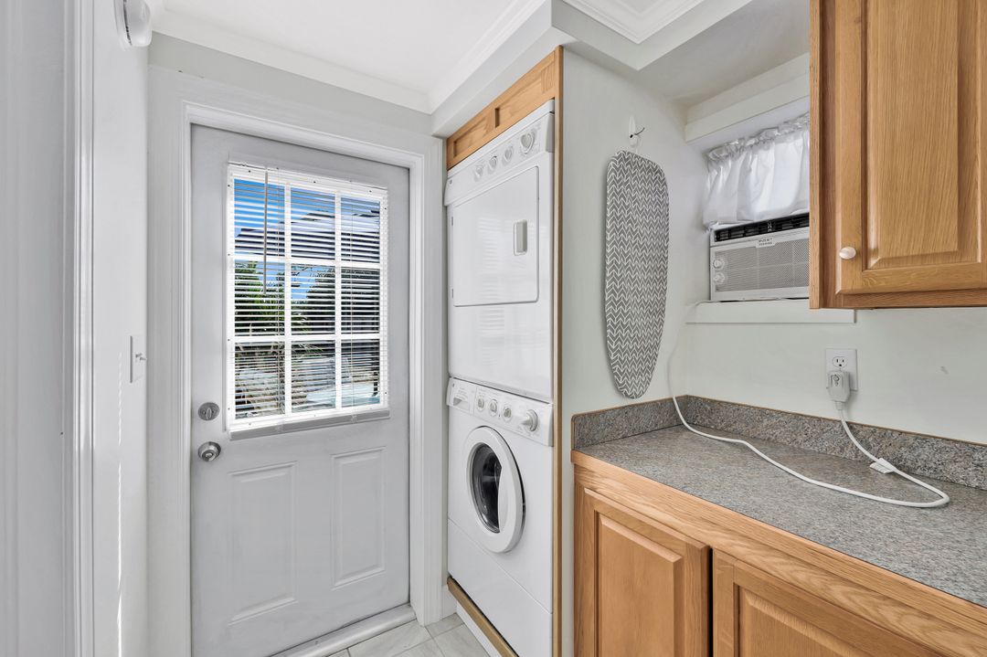 782 107th Ave N, Naples, FL 34108